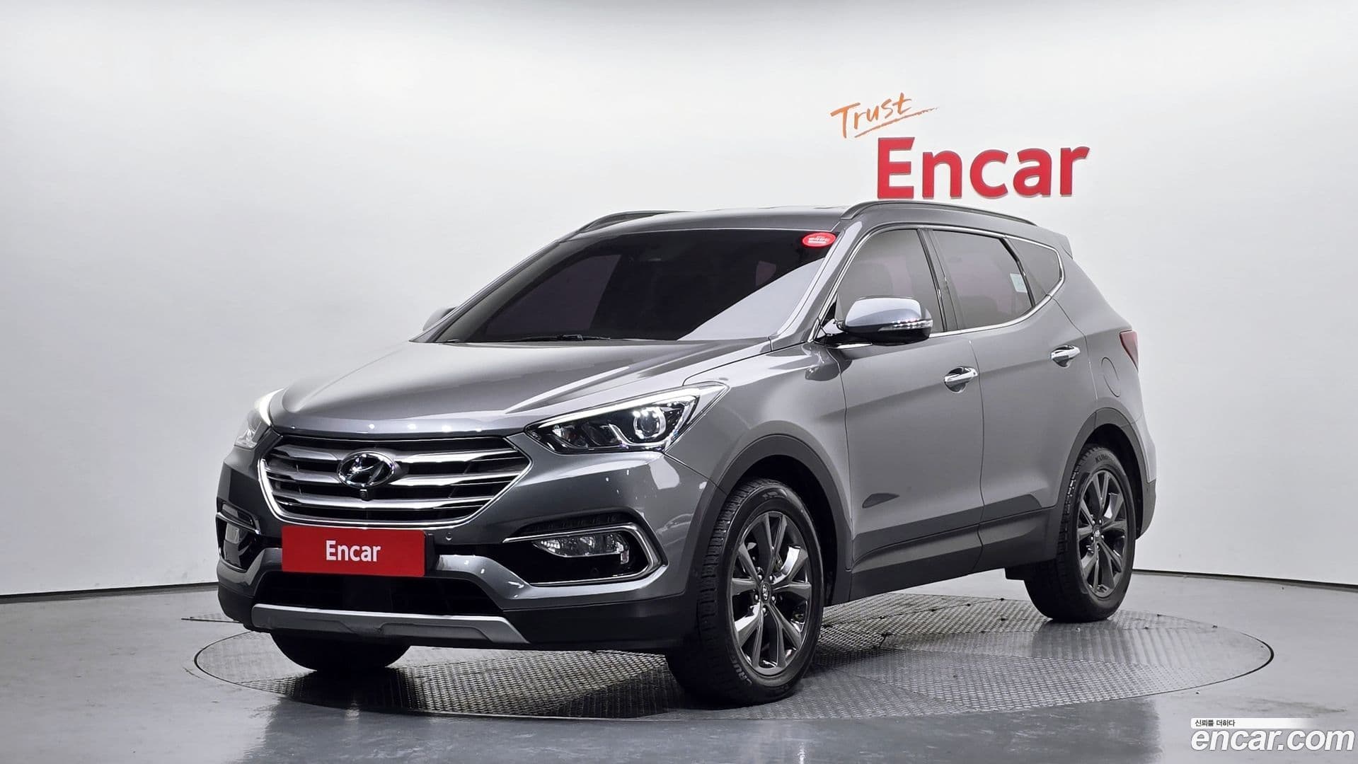 Main__Slider__Photo:Santafe Hyundai 2015.8-0