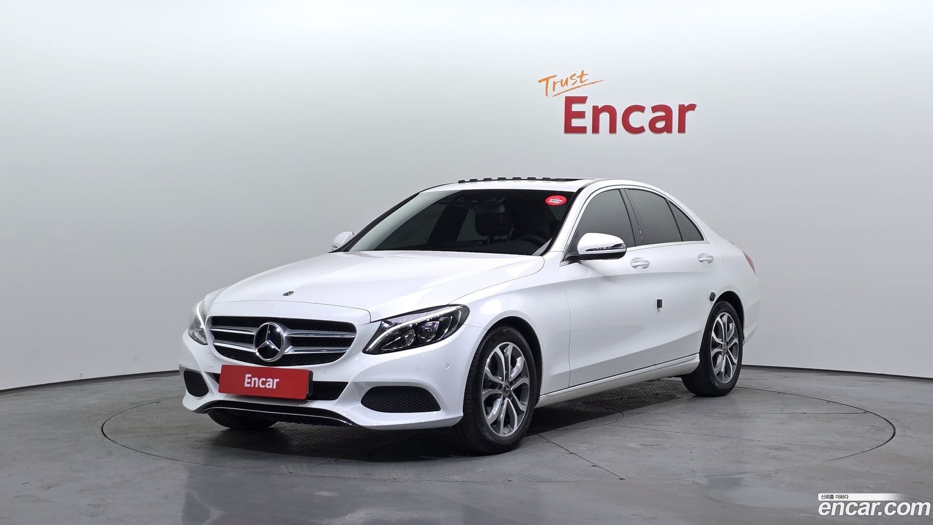 Main__Slider__Photo:C-Class Mercedes-Benz 2018.0-0