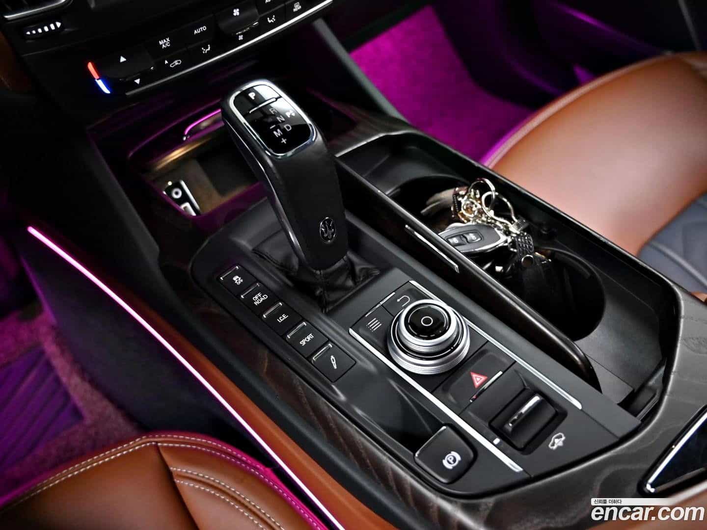 Levante Maserati 2019.5-INNER-009