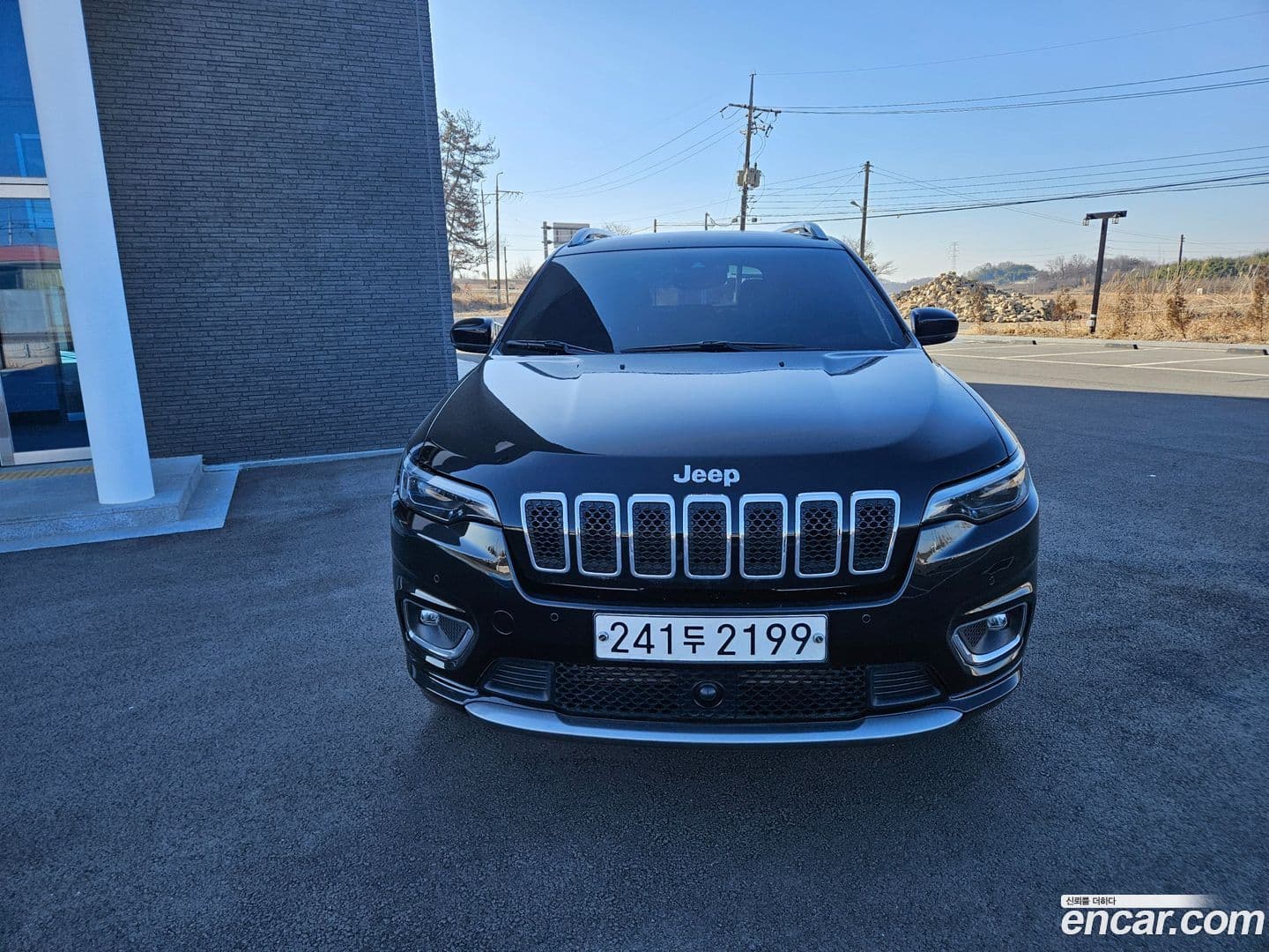 Main__Slider__Photo:Cherokee Jeep 2019.11-0
