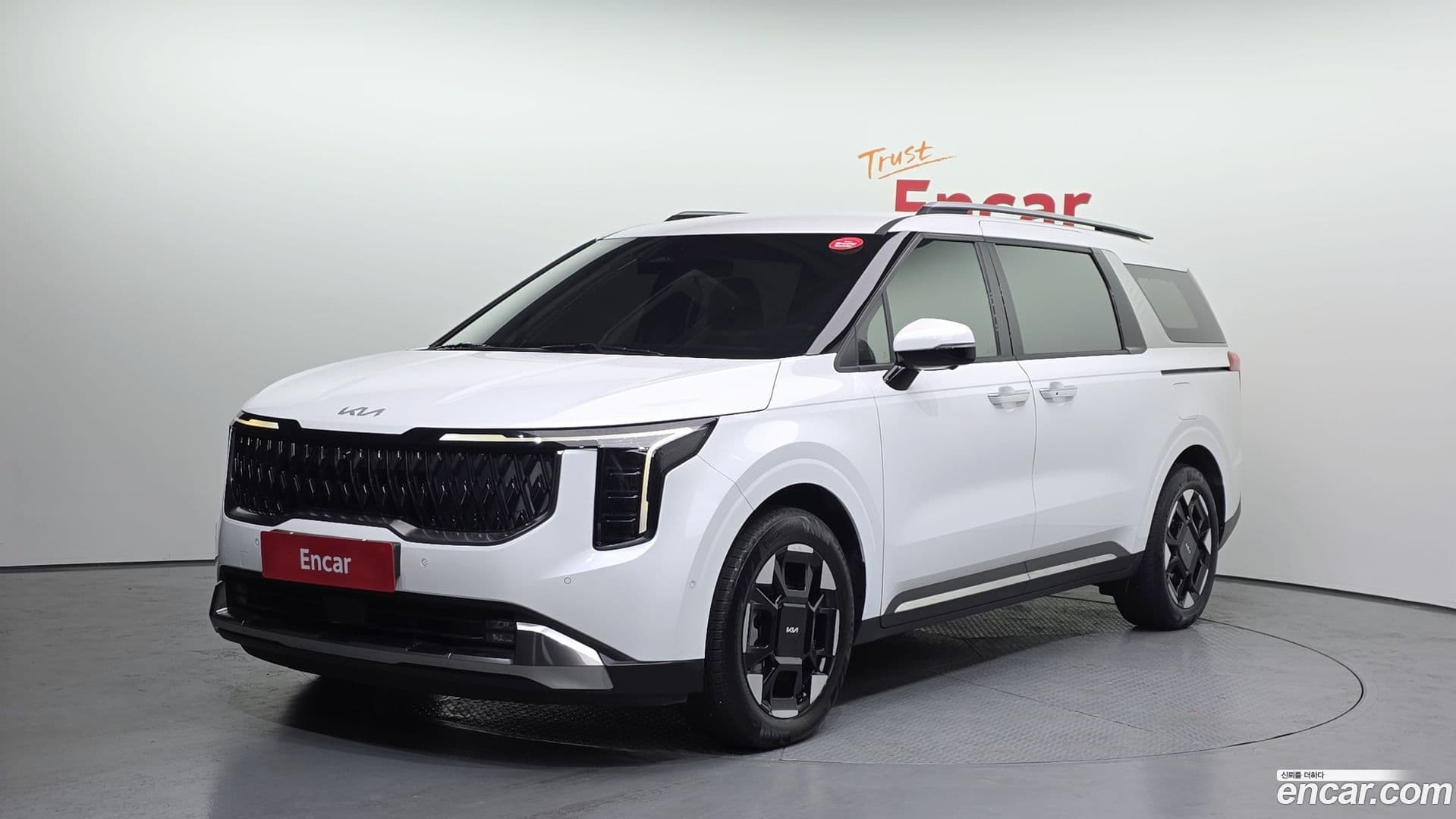 Main__Slider__Photo:Canival Kia 2024.1-0