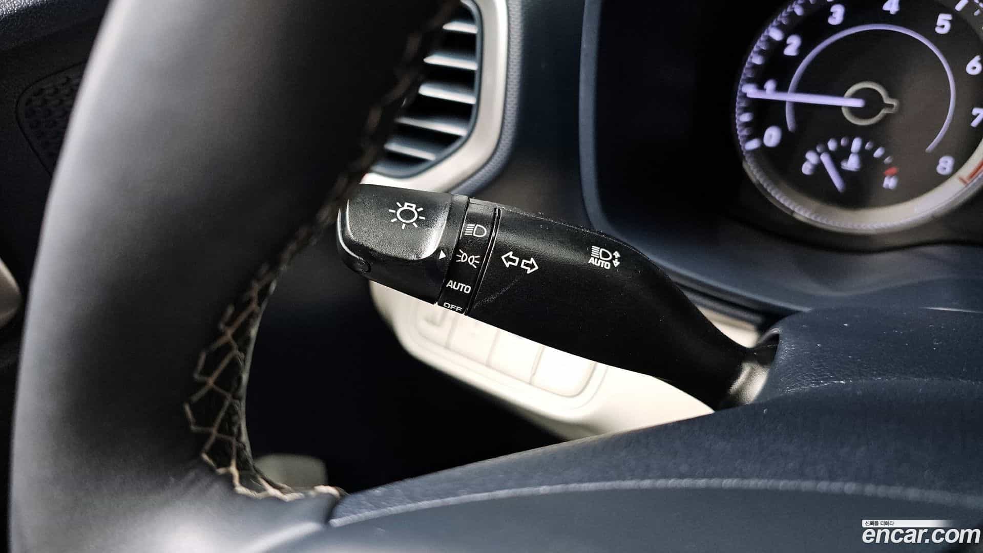 Venue Hyundai 2019.9-OPTION-021