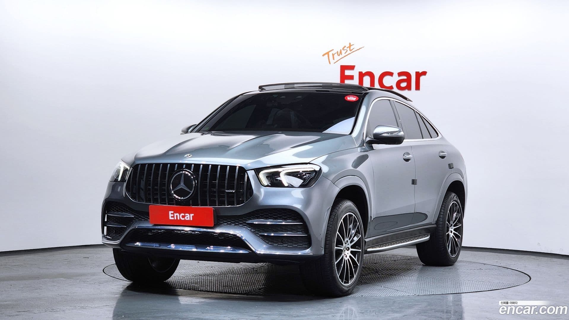Main__Slider__Photo:GLE-Class Mercedes-Benz 2022.1-0