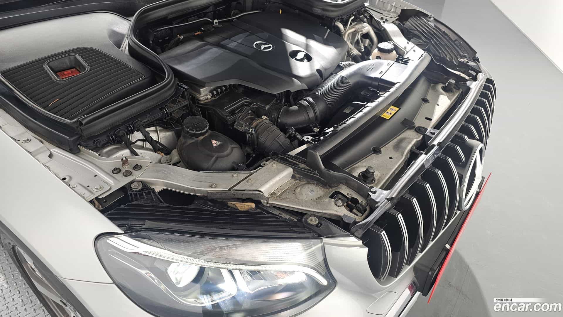 GLC-Class Mercedes-Benz 2017.7-INNER-006