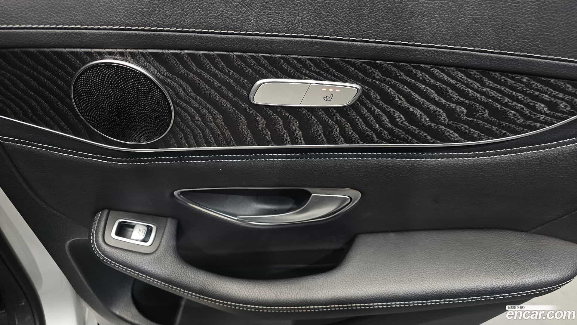 GLC-Class Mercedes-Benz 2017.7-OPTION-022