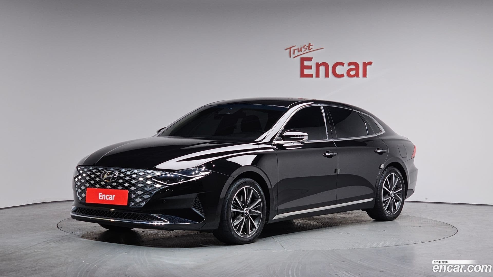 Main__Slider__Photo:Grandeur Hyundai 2022.4-0