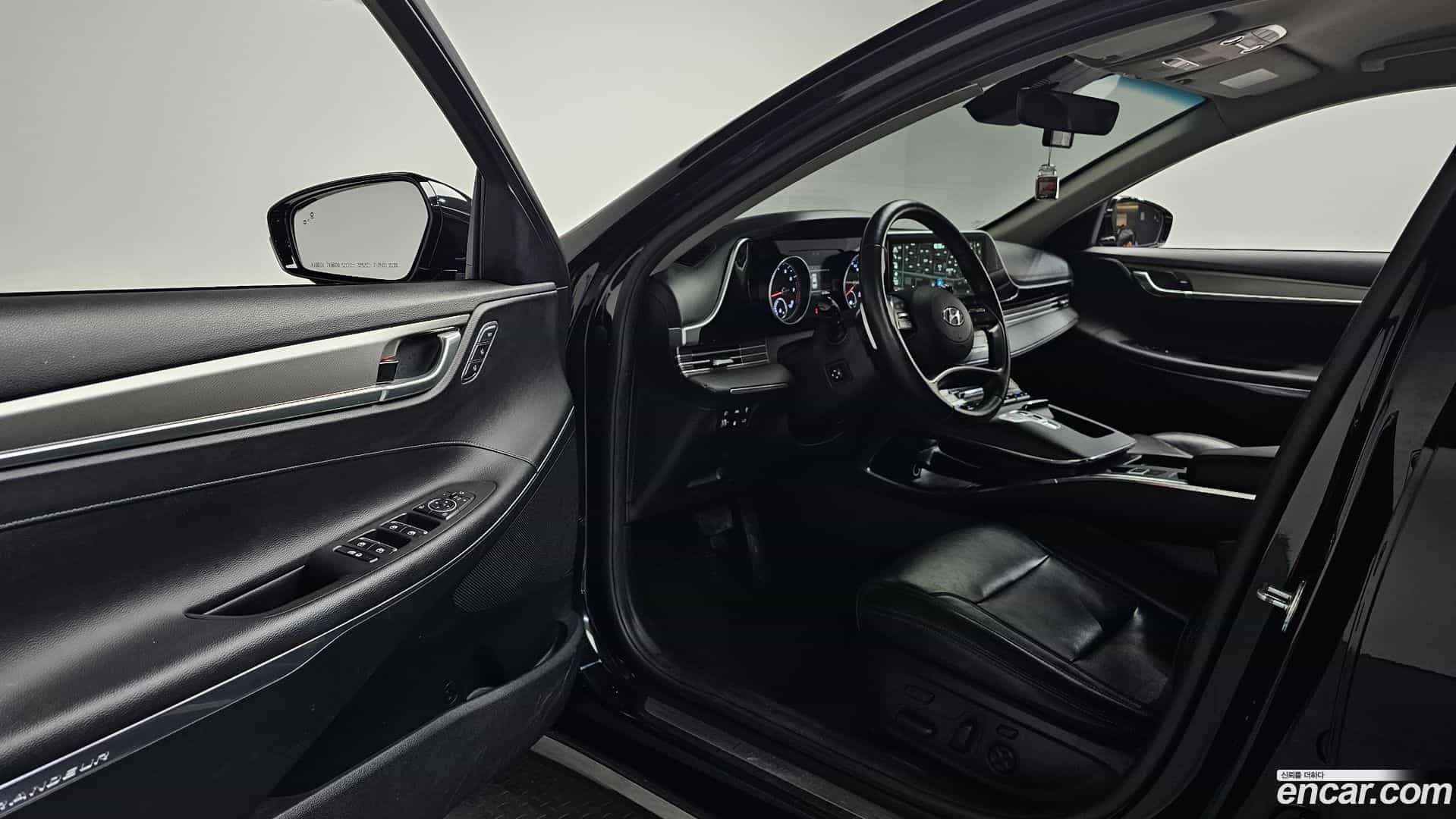 Grandeur Hyundai 2022.4-OPTION-015