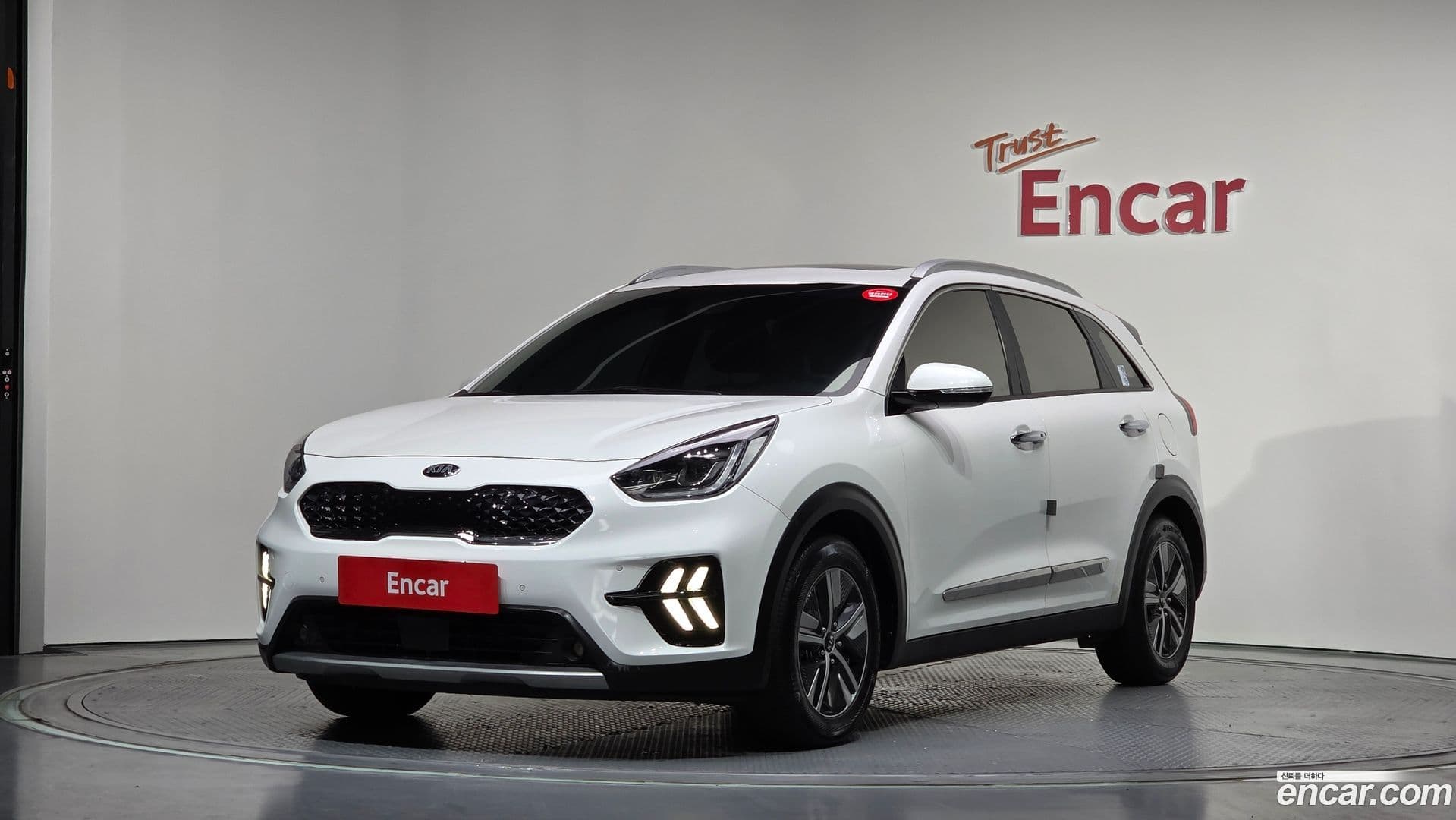Main__Slider__Photo:Niro Kia 2020.4-0
