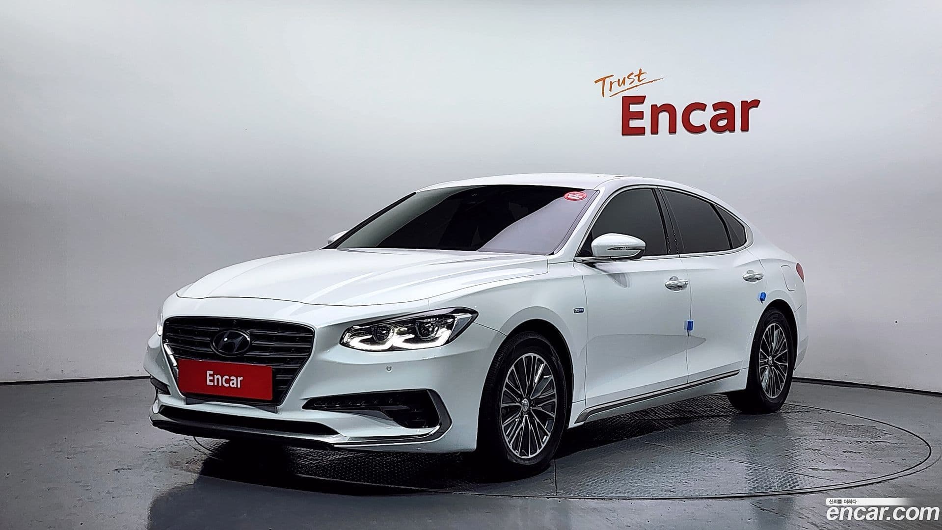 Main__Slider__Photo:Grandeur Hyundai 2019.3-0