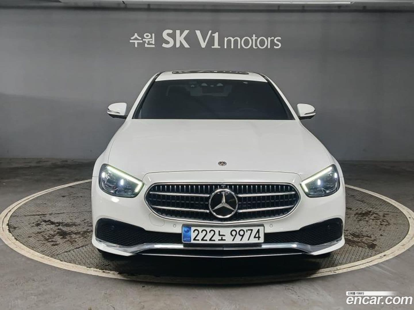 Main__Slider__Photo:E-Class Mercedes-Benz 2021.0-0