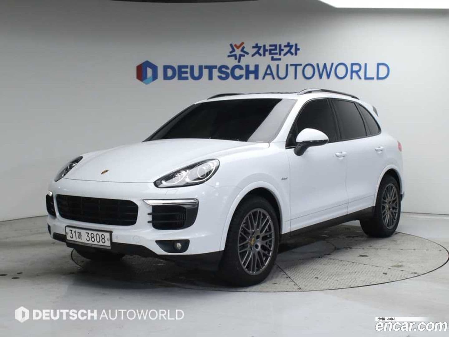 Main__Slider__Photo:Cayenne Porsche 2017.3-0