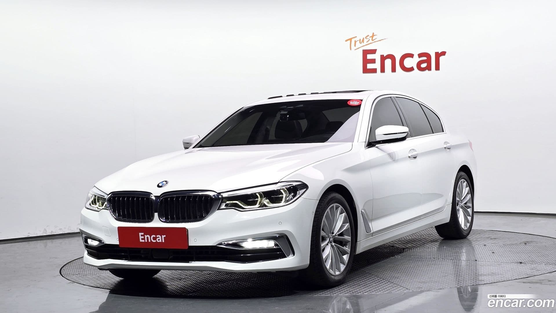 Main__Slider__Photo:5-Series BMW 2018.4-0