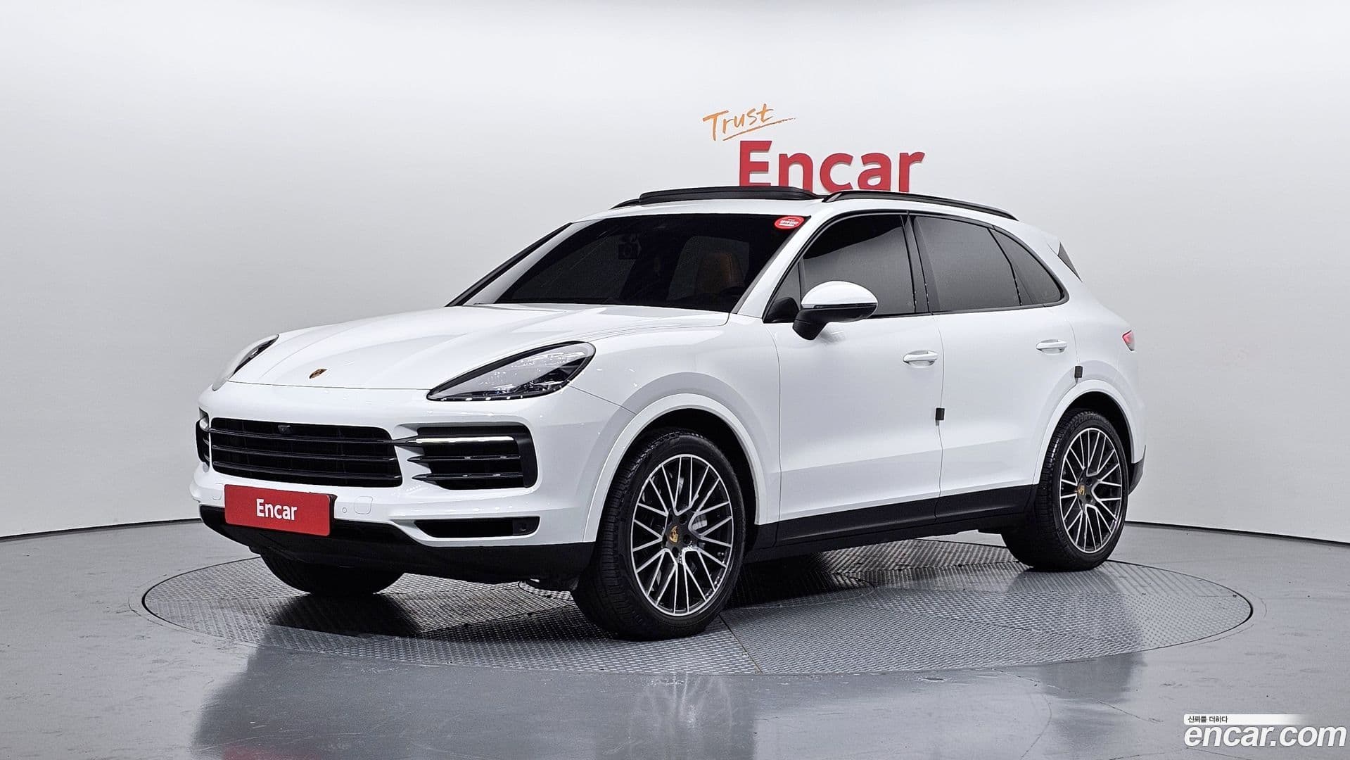 Main__Slider__Photo:Cayenne Porsche 2019.7-0