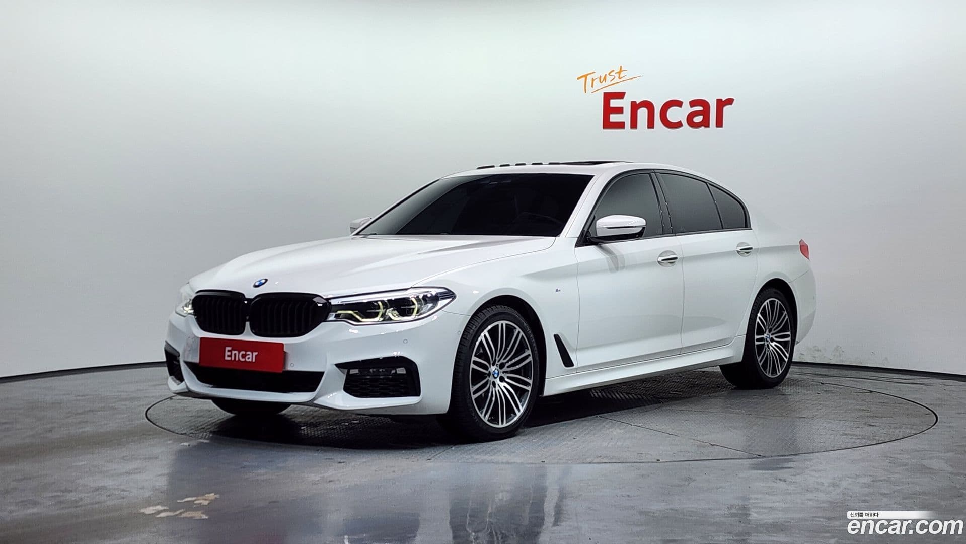 Main__Slider__Photo:5-Series BMW 2018.0-0