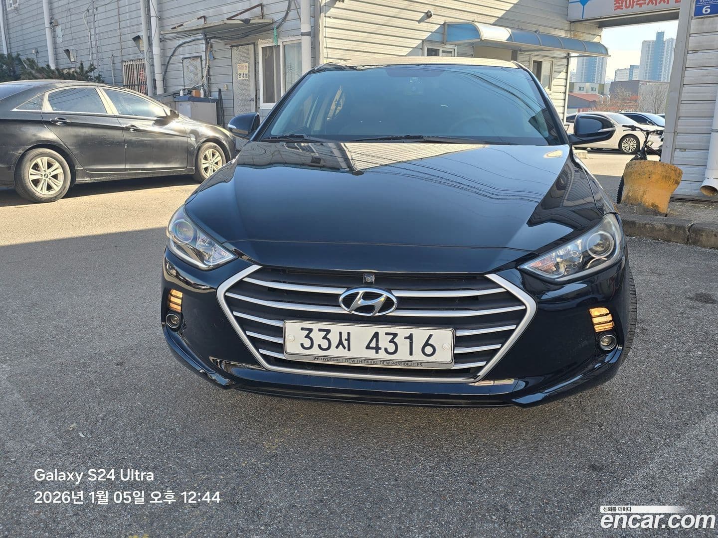 Main__Slider__Photo:AVANTE Hyundai 2017.4-0