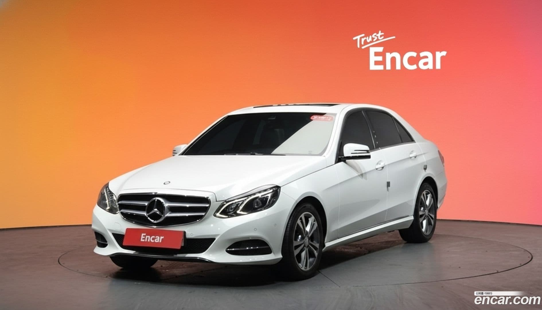 Main__Slider__Photo:E-Class Mercedes-Benz 2016.0-0