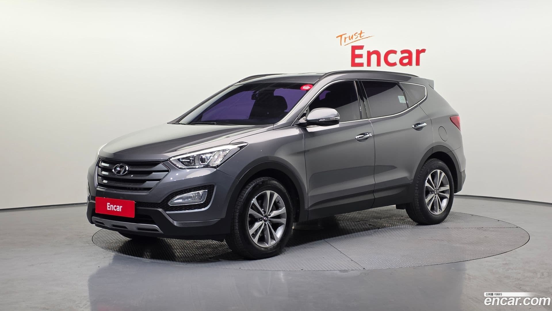 Main__Slider__Photo:Santafe Hyundai 2014.8-0