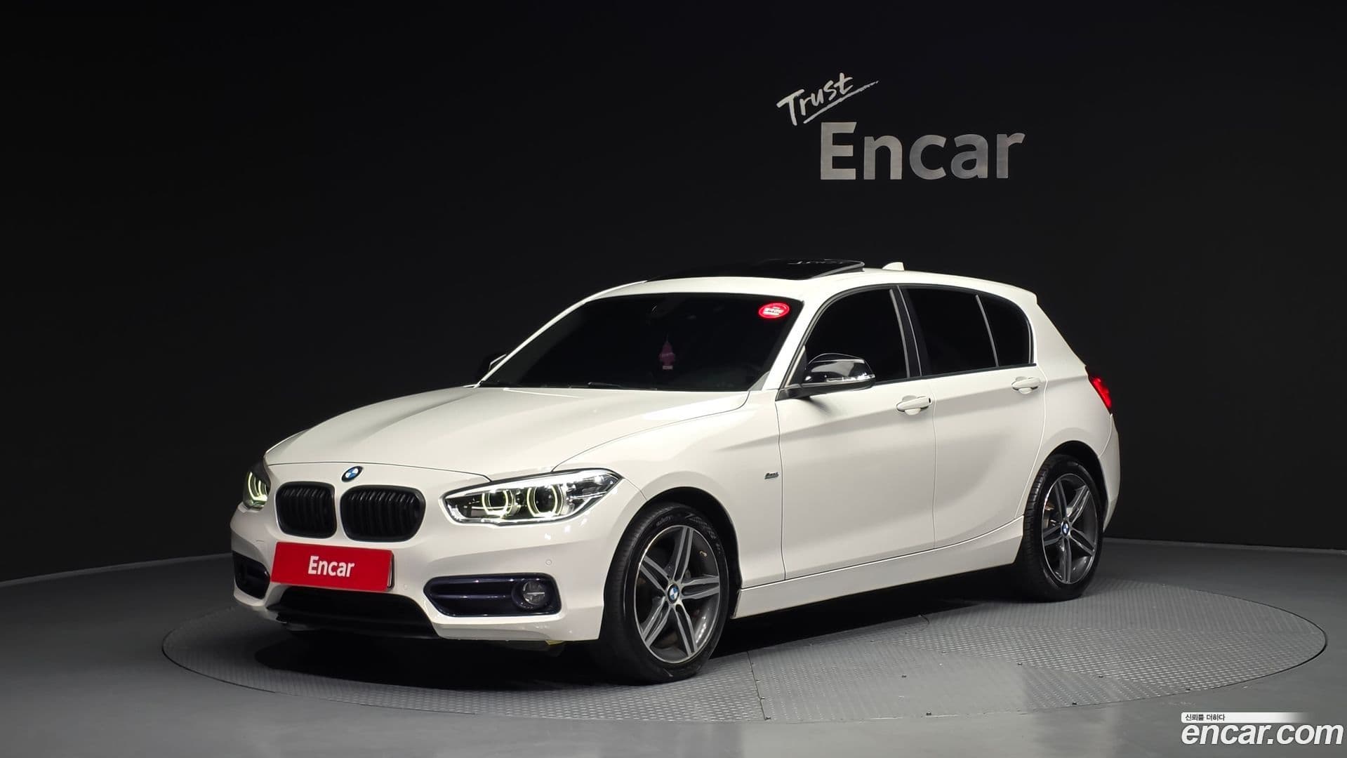 Main__Slider__Photo:1-Series BMW 2017.5-0