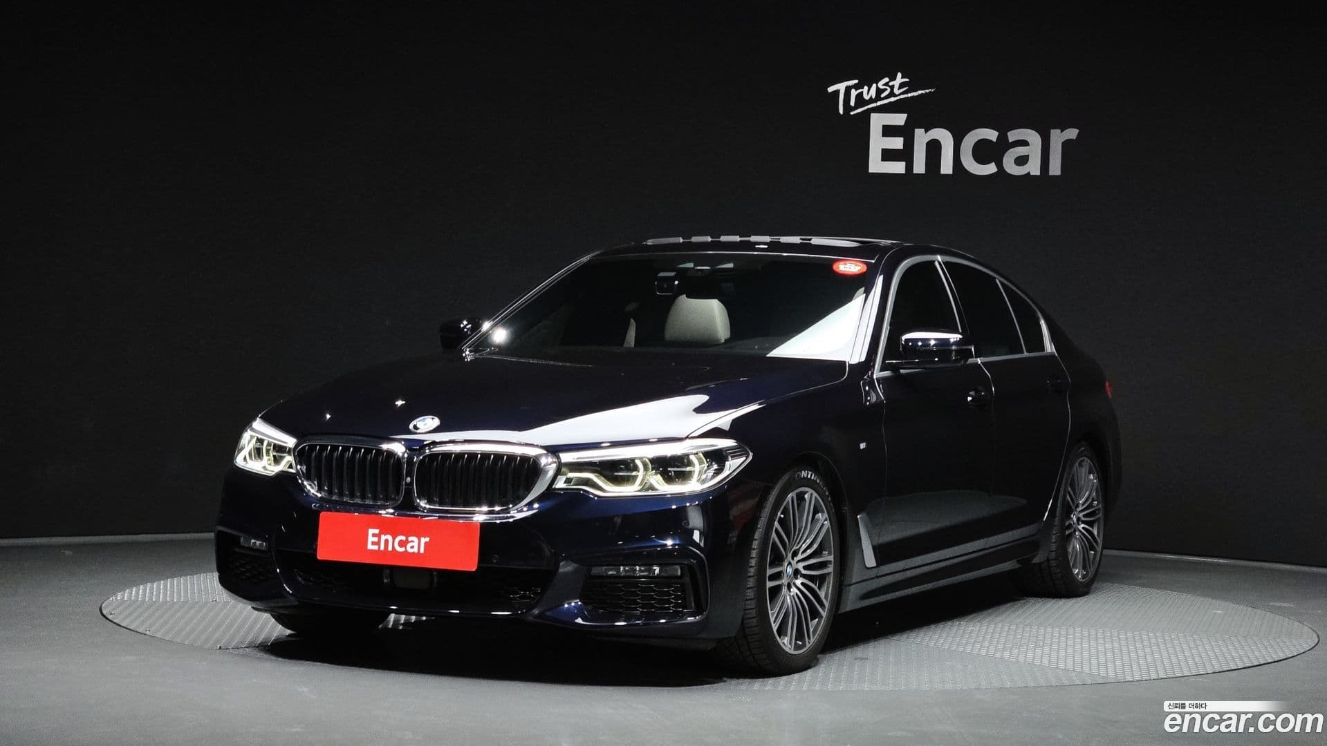 Main__Slider__Photo:5-Series BMW 2019.6-0