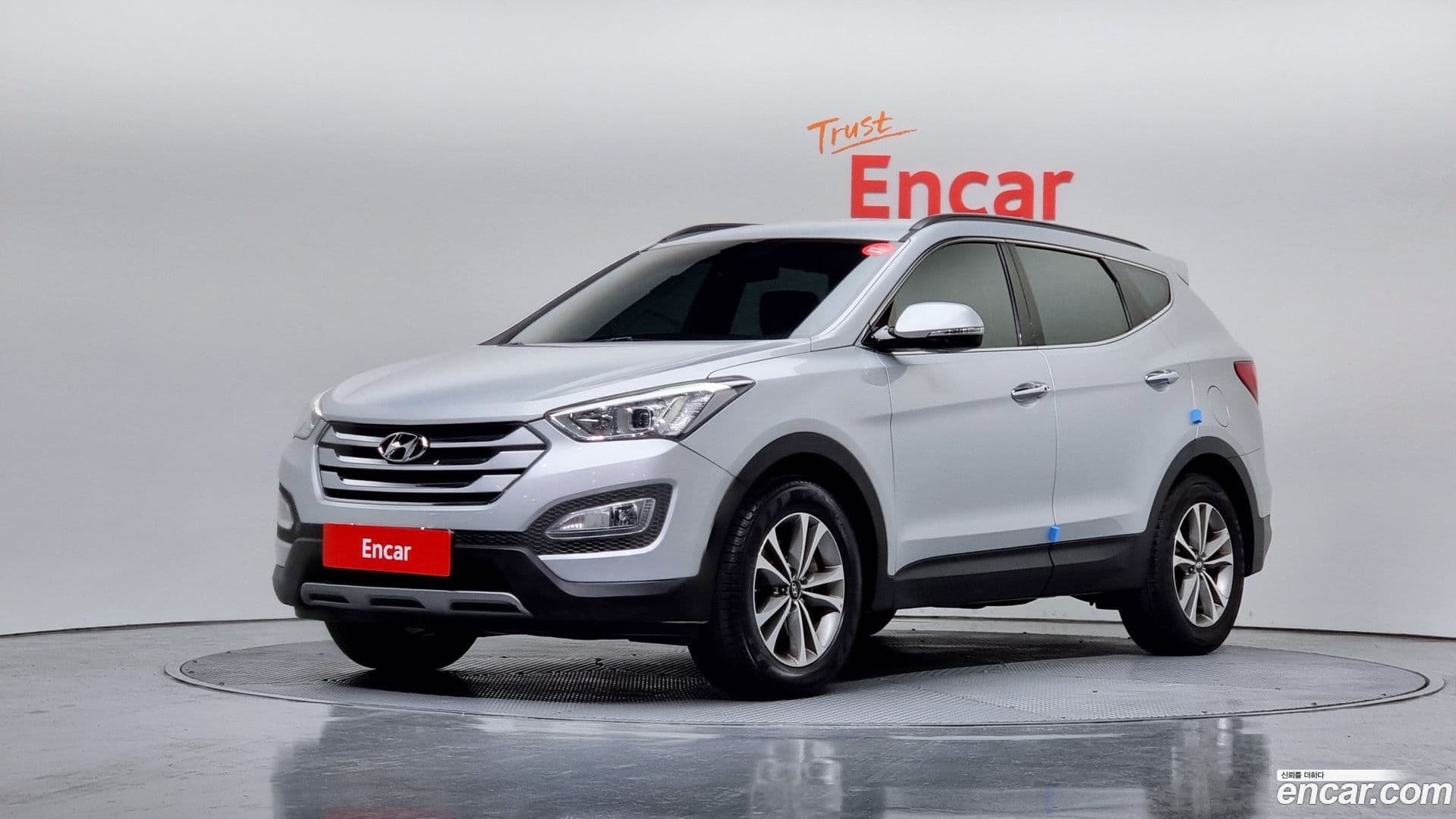 Main__Slider__Photo:Santafe Hyundai 2015.5-0