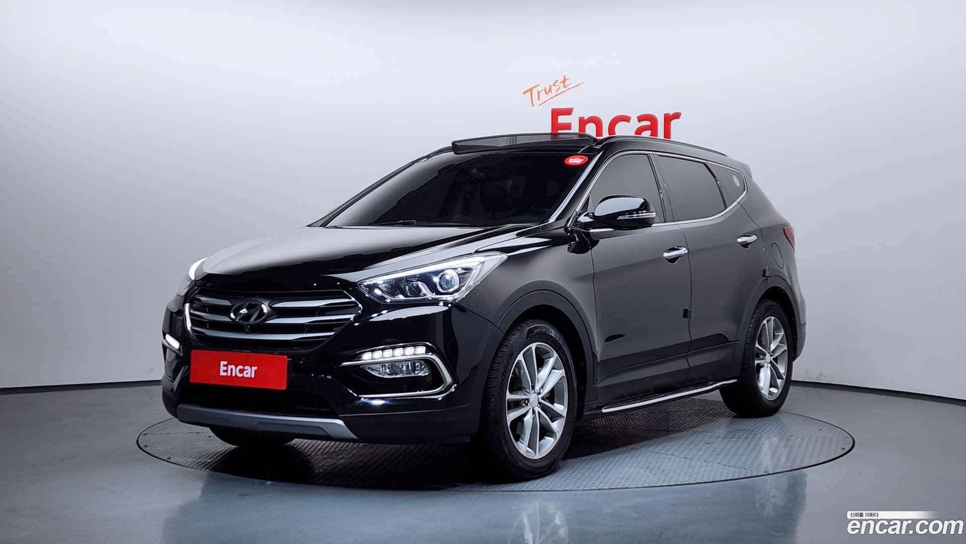 Main__Slider__Photo:Santafe Hyundai 2016.2-0