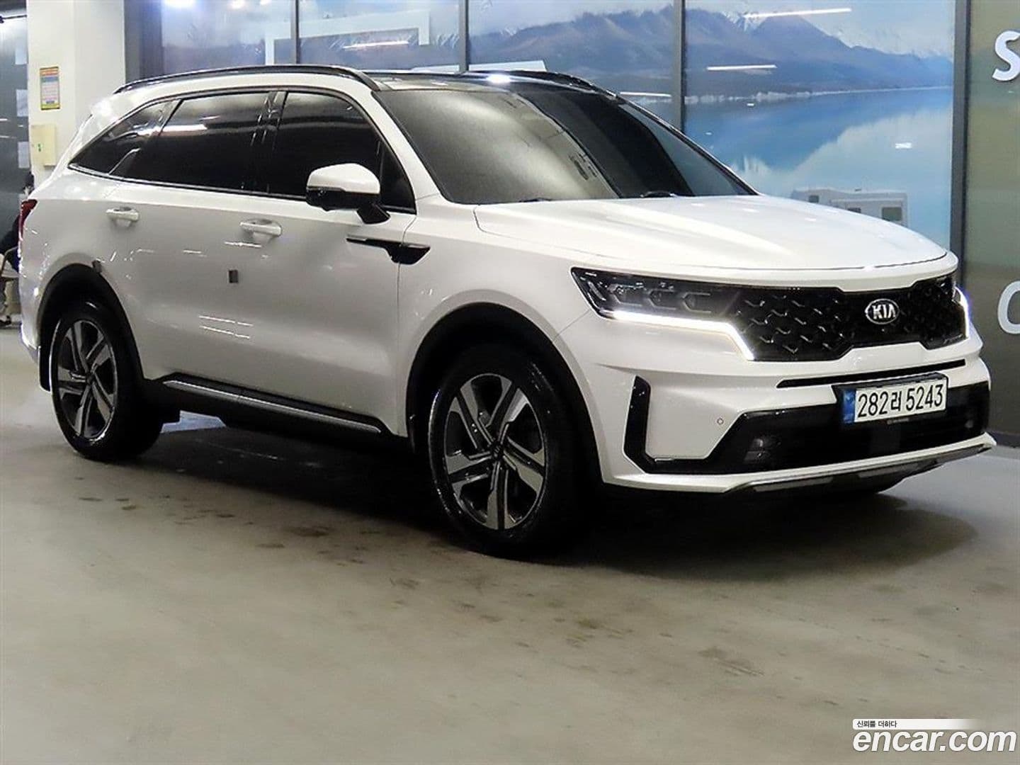 Main__Slider__Photo:Sorento Kia 2021.0-0