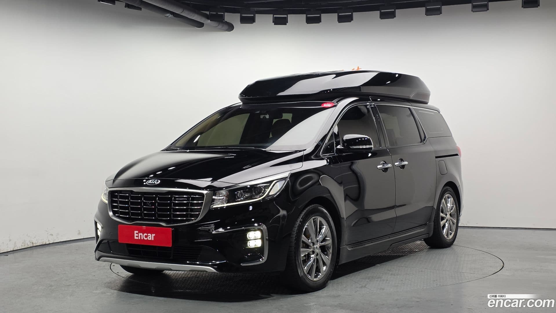 Main__Slider__Photo:Canival Kia 2018.8-0