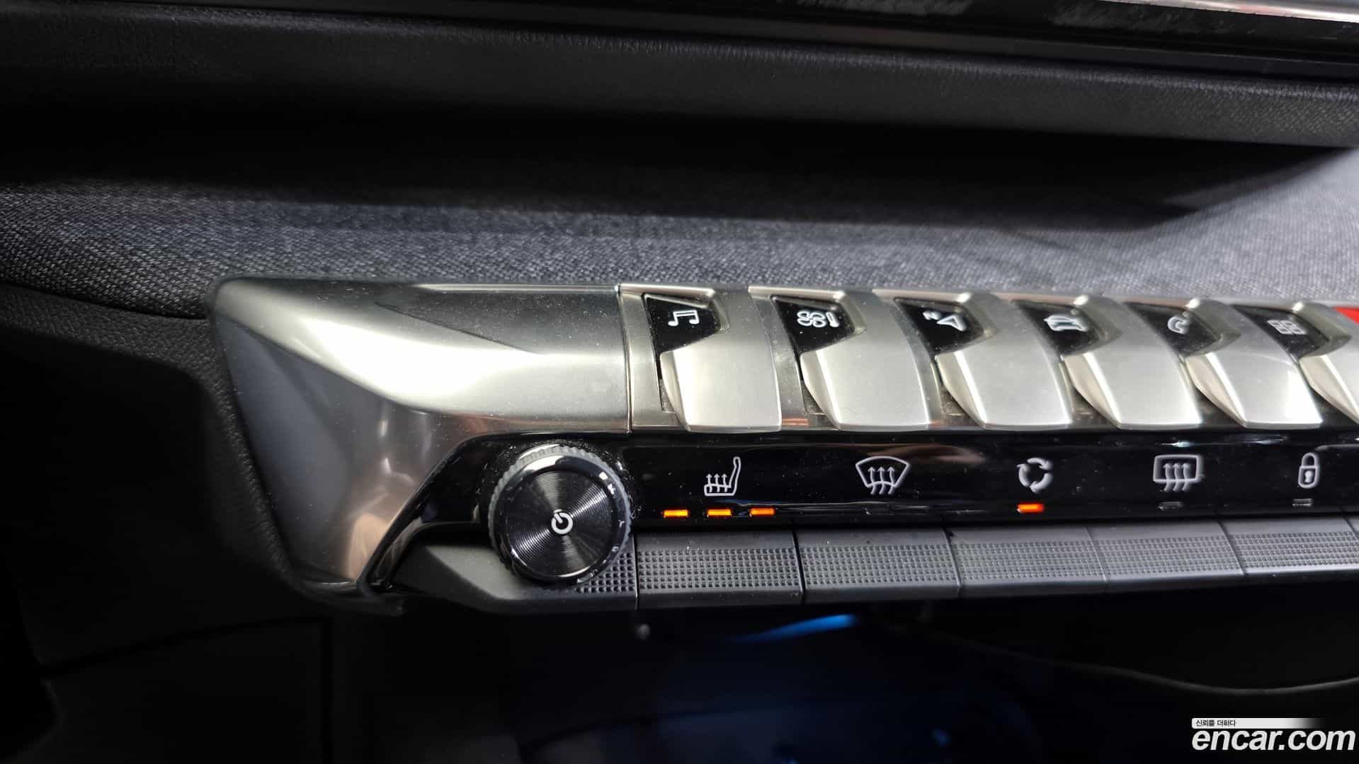 3008 Peugeot 2017.3-OPTION-021