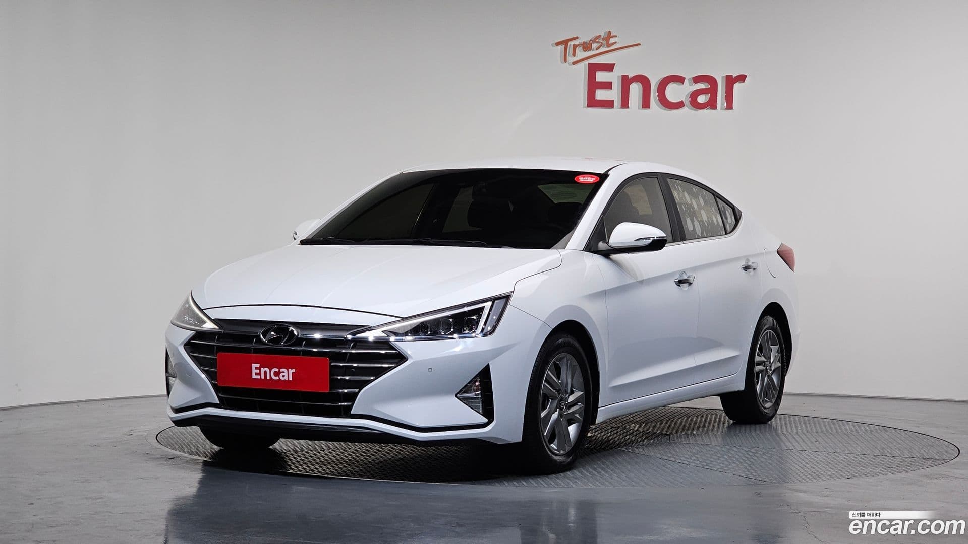 Main__Slider__Photo:AVANTE Hyundai 2018.9-0