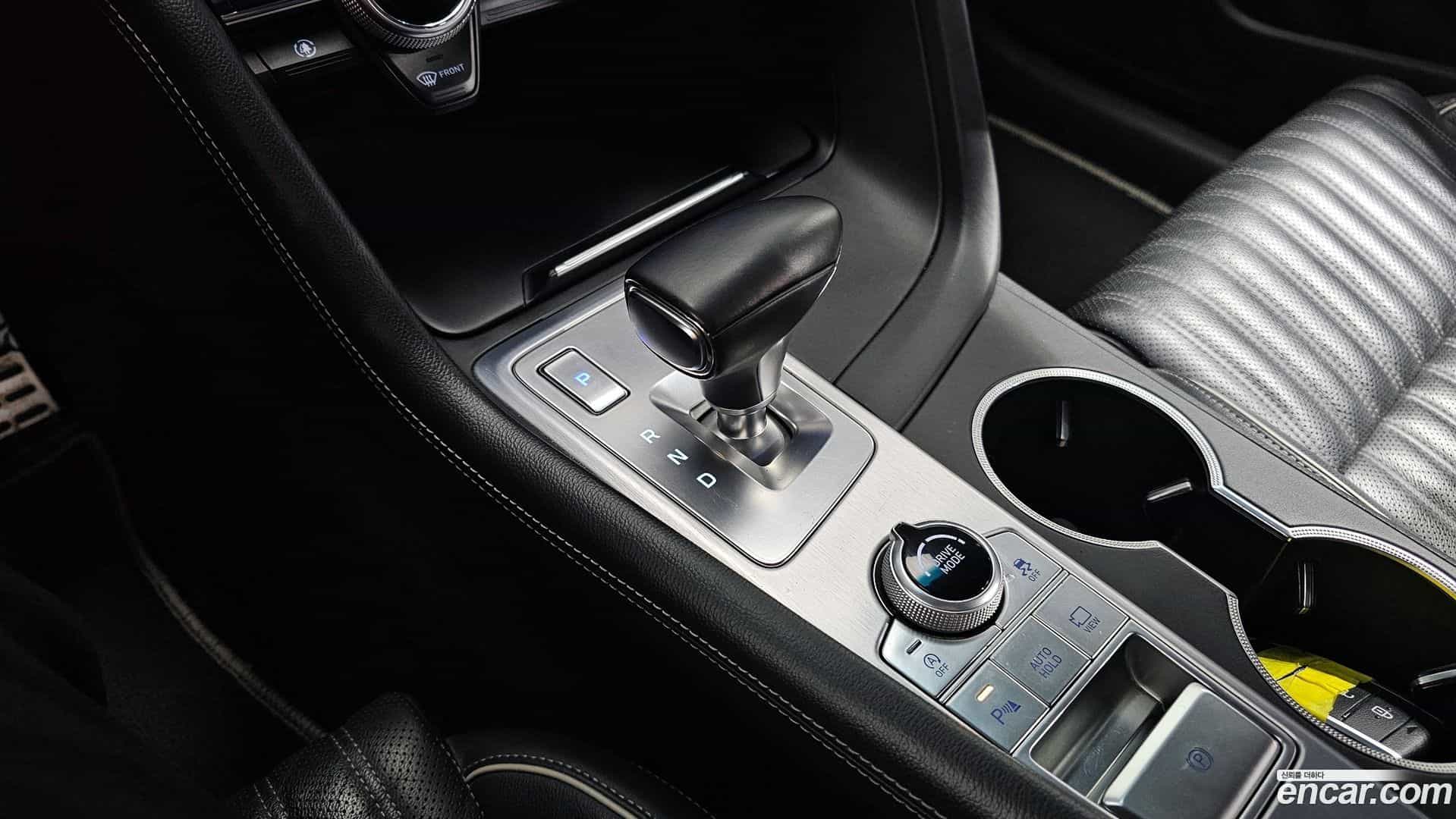 G70 Genesis 2019.1-INNER-009