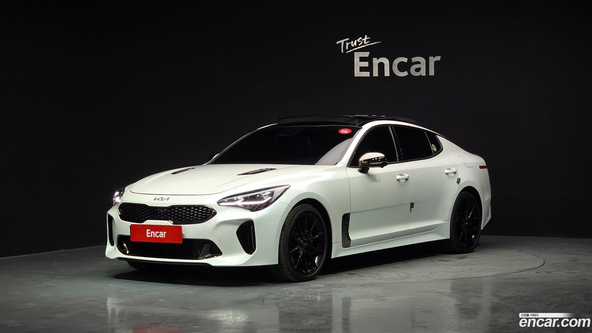 Main__Slider__Photo:Stinger Kia 2022.0-0