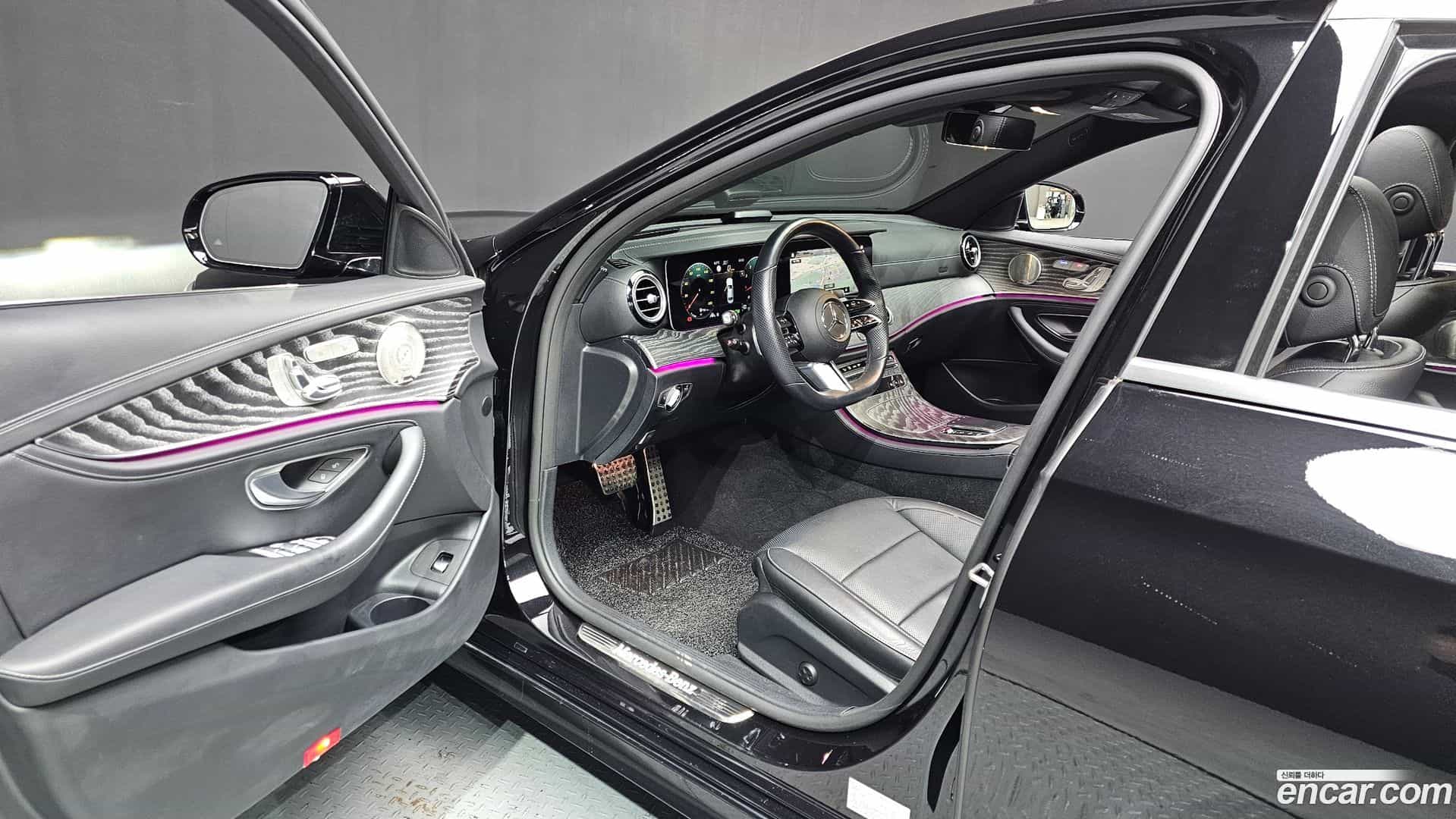 E-Class Mercedes-Benz 2022.4-INNER-010