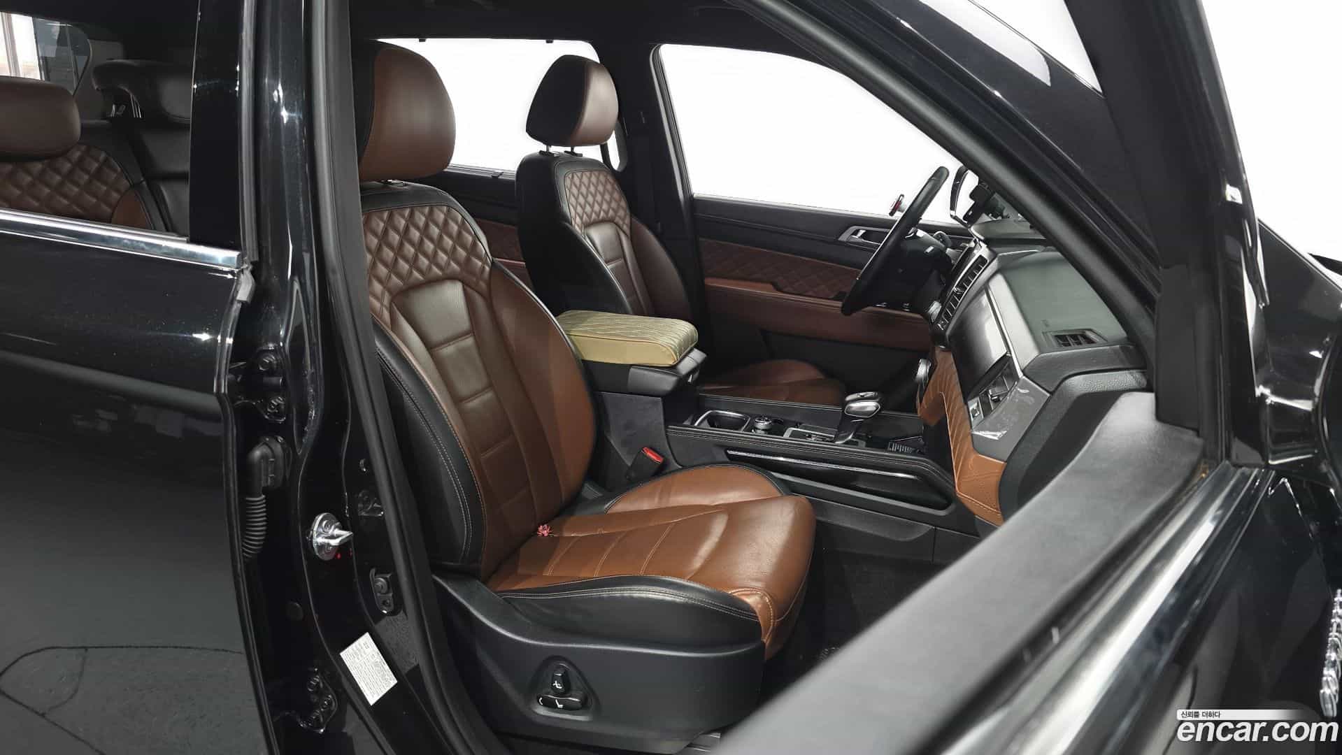 Rexton KG Mobility 2020.6-INNER-010