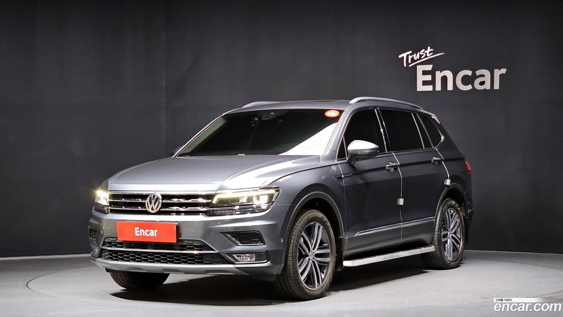 Main__Slider__Photo:Tiguan Volkswagen 2020.11-0