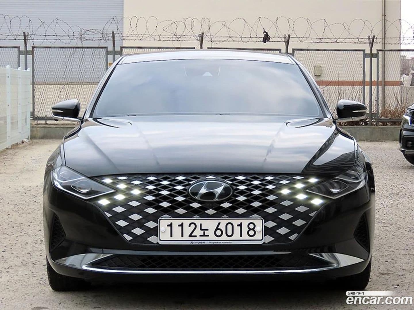 Main__Slider__Photo:Grandeur Hyundai 2020.9-0