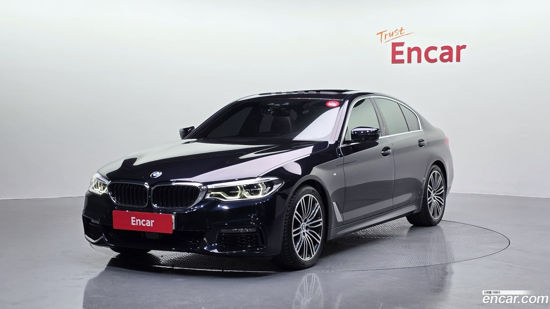 Main__Slider__Photo:5-Series BMW 2019.7-0