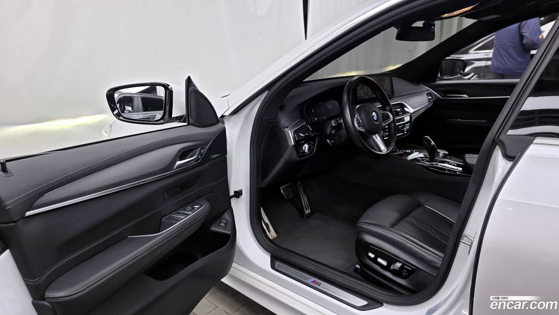 Gran Turismo BMW 2022.1-INNER-010