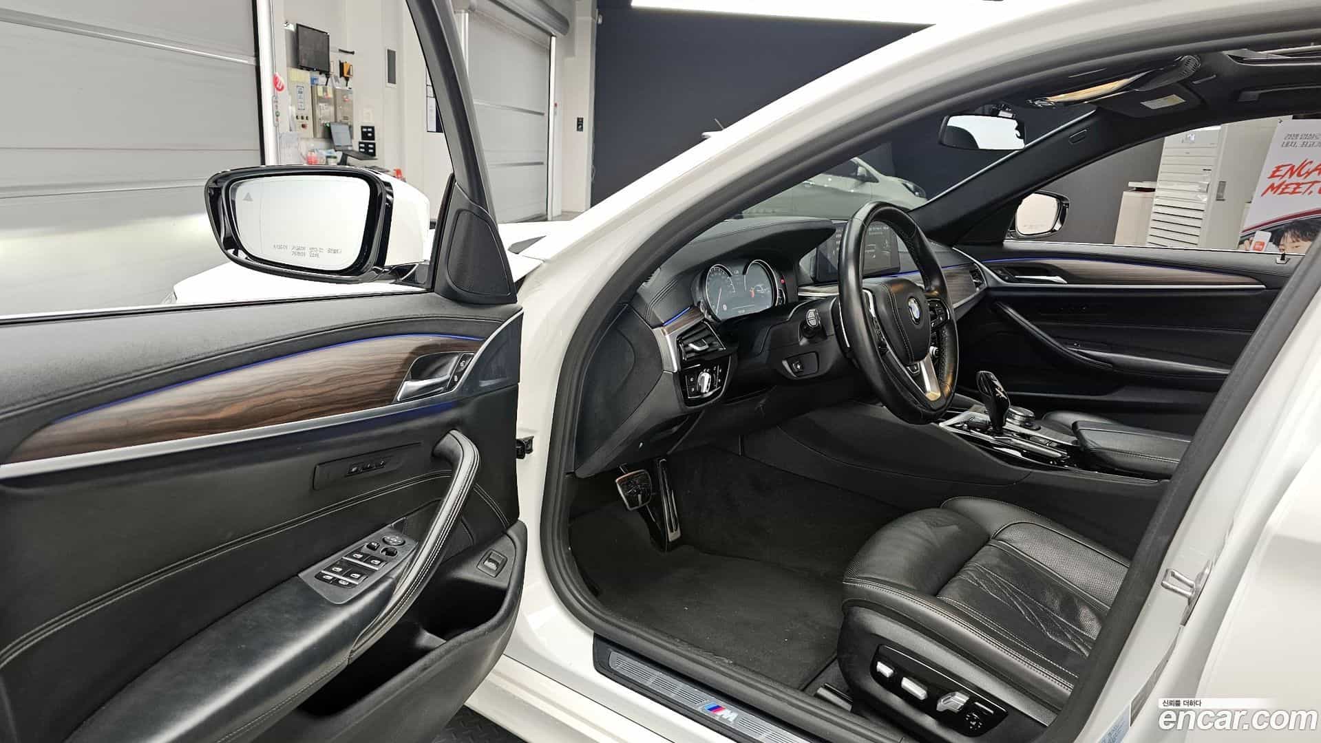5-Series BMW 2017.10-INNER-010