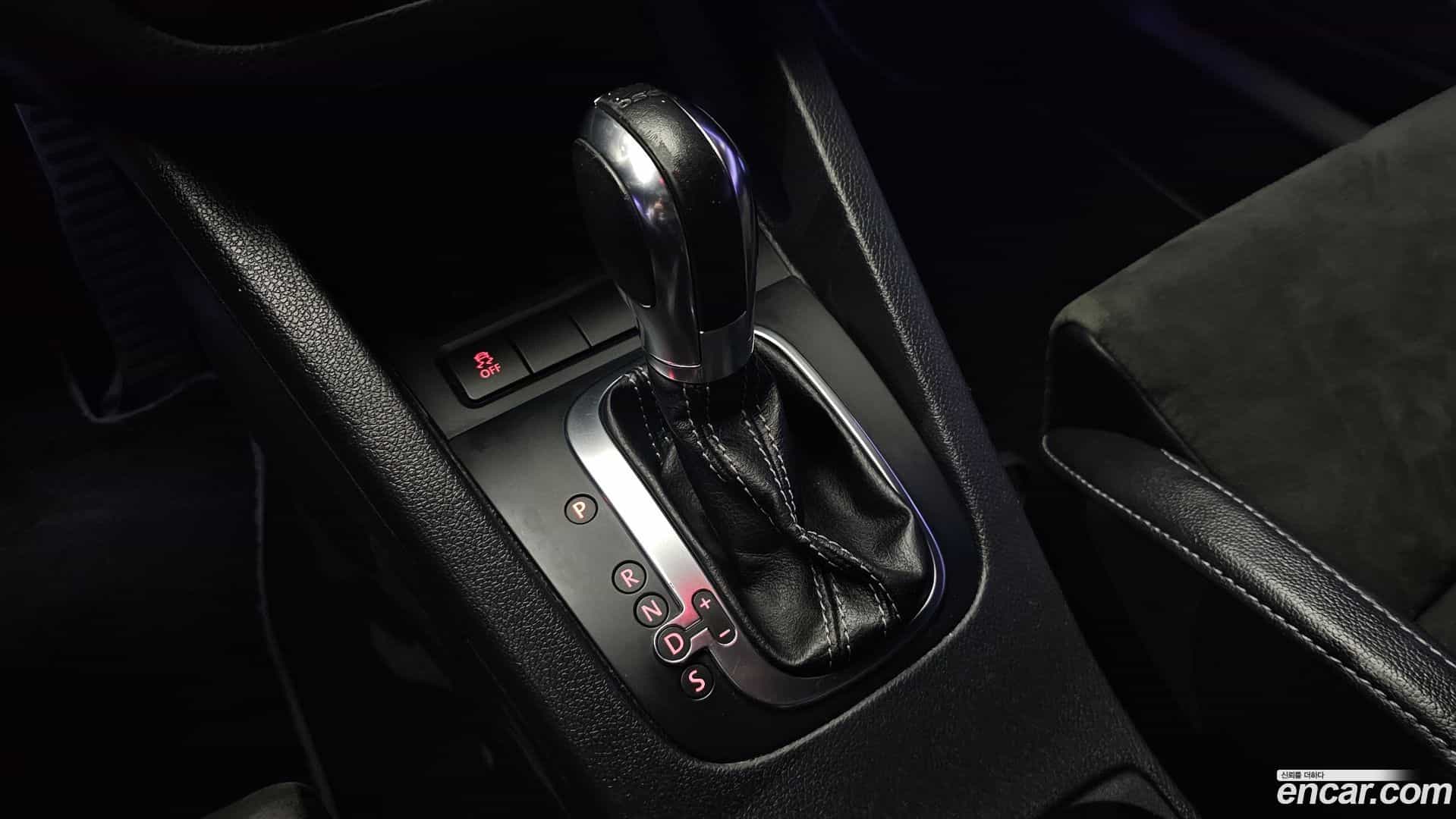 Scirocco Volkswagen 2012.10-INNER-009