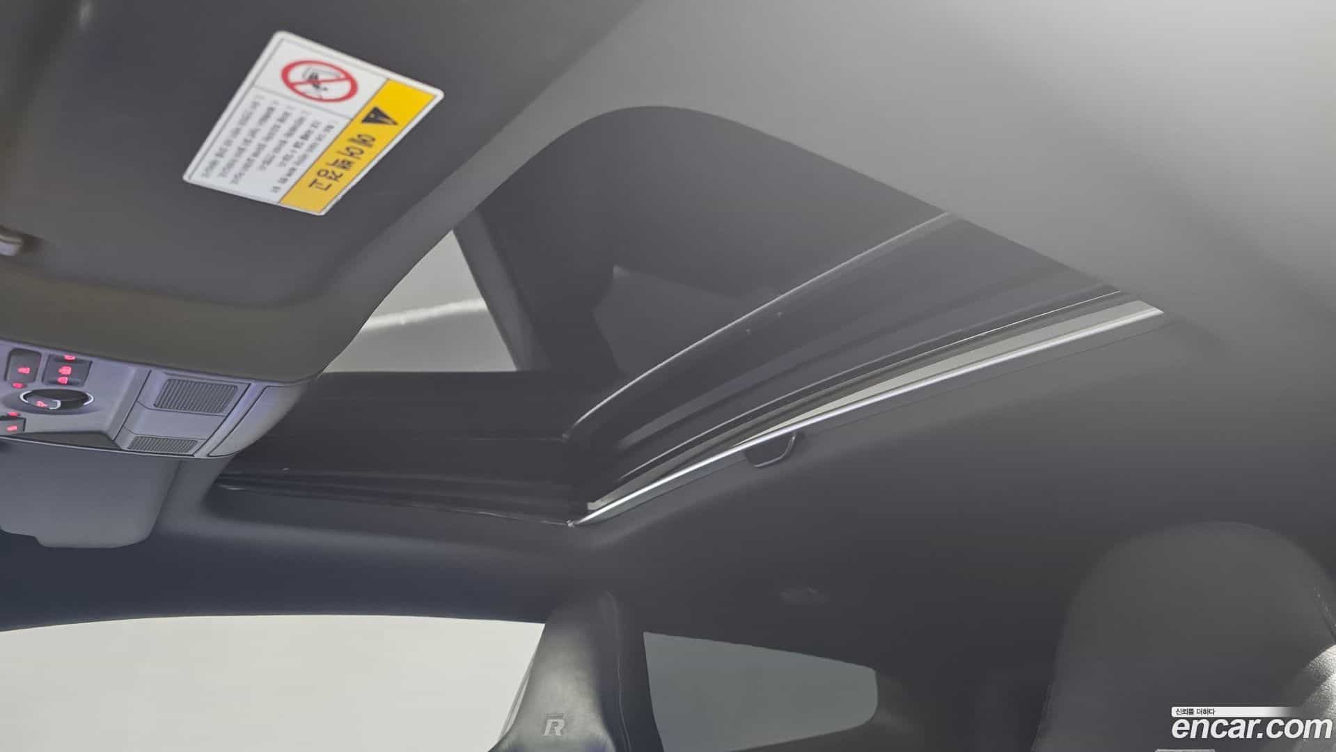 Scirocco Volkswagen 2012.10-OPTION-023