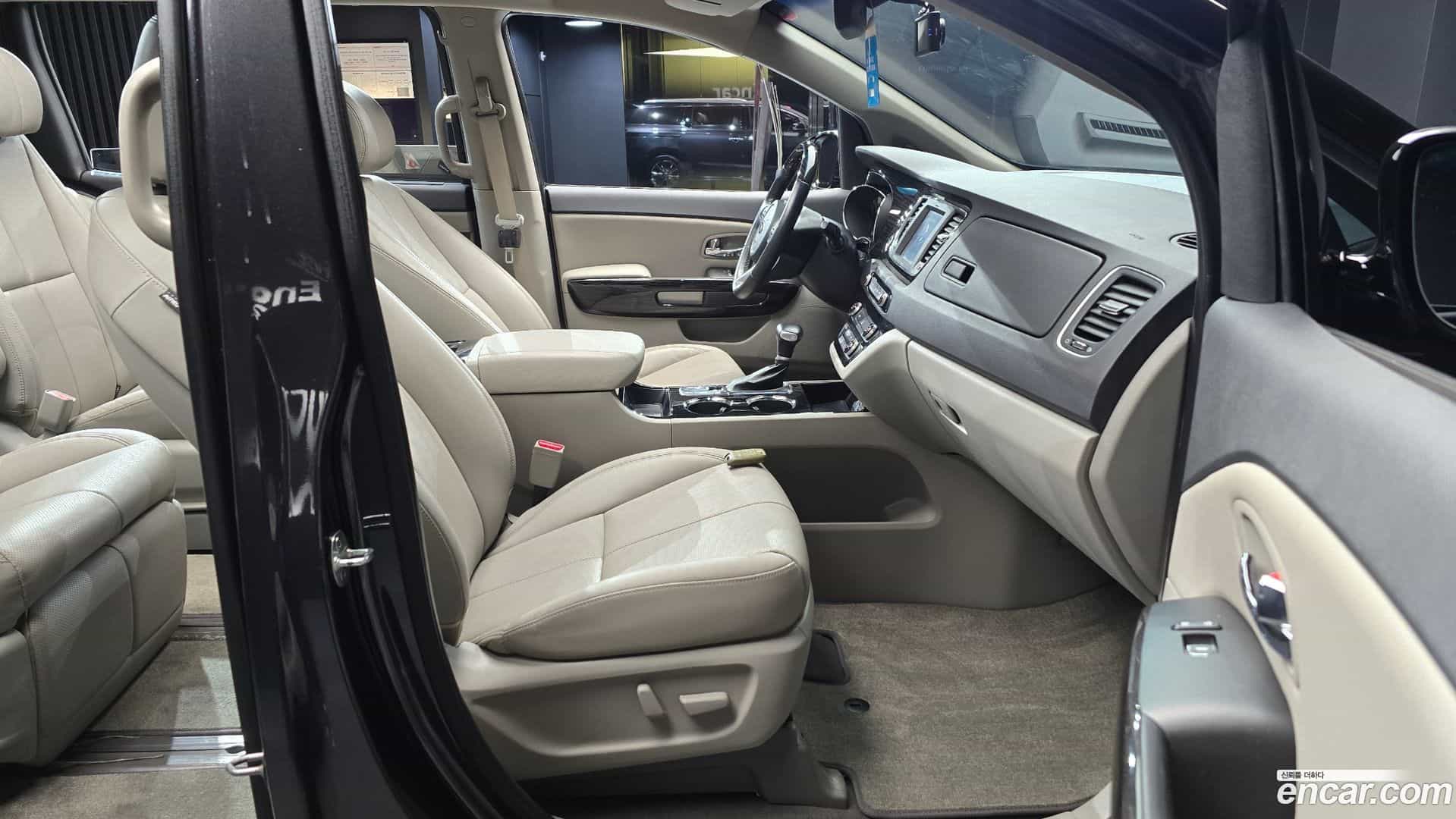 Canival Kia 2019.8-OPTION-015