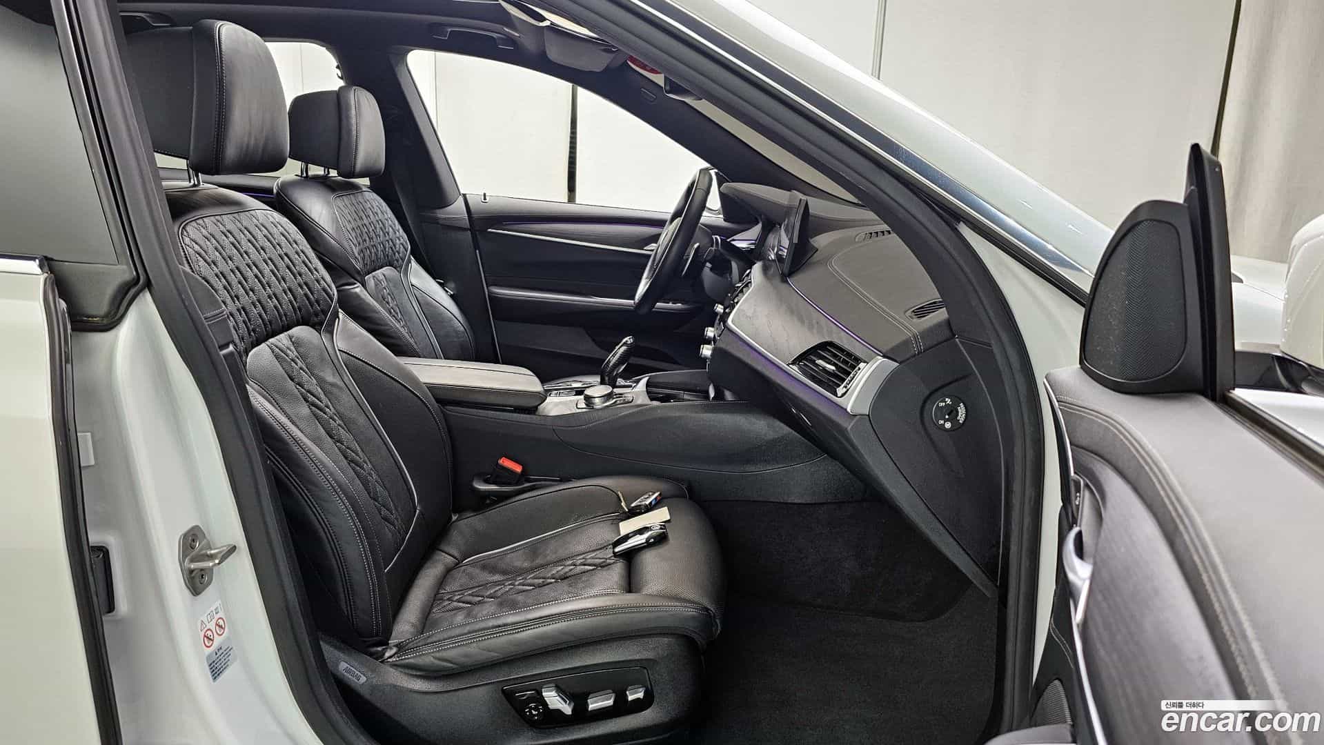 Gran Turismo BMW 2021.9-INNER-010