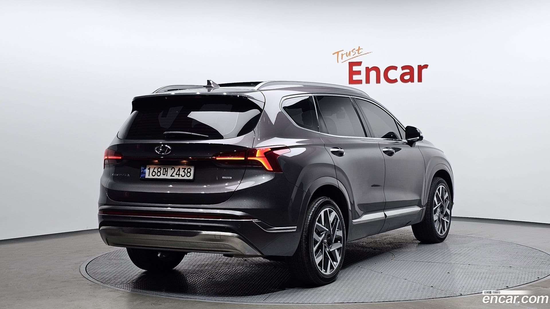 Main__Slider__Photo:Santafe Hyundai 2023.4-1
