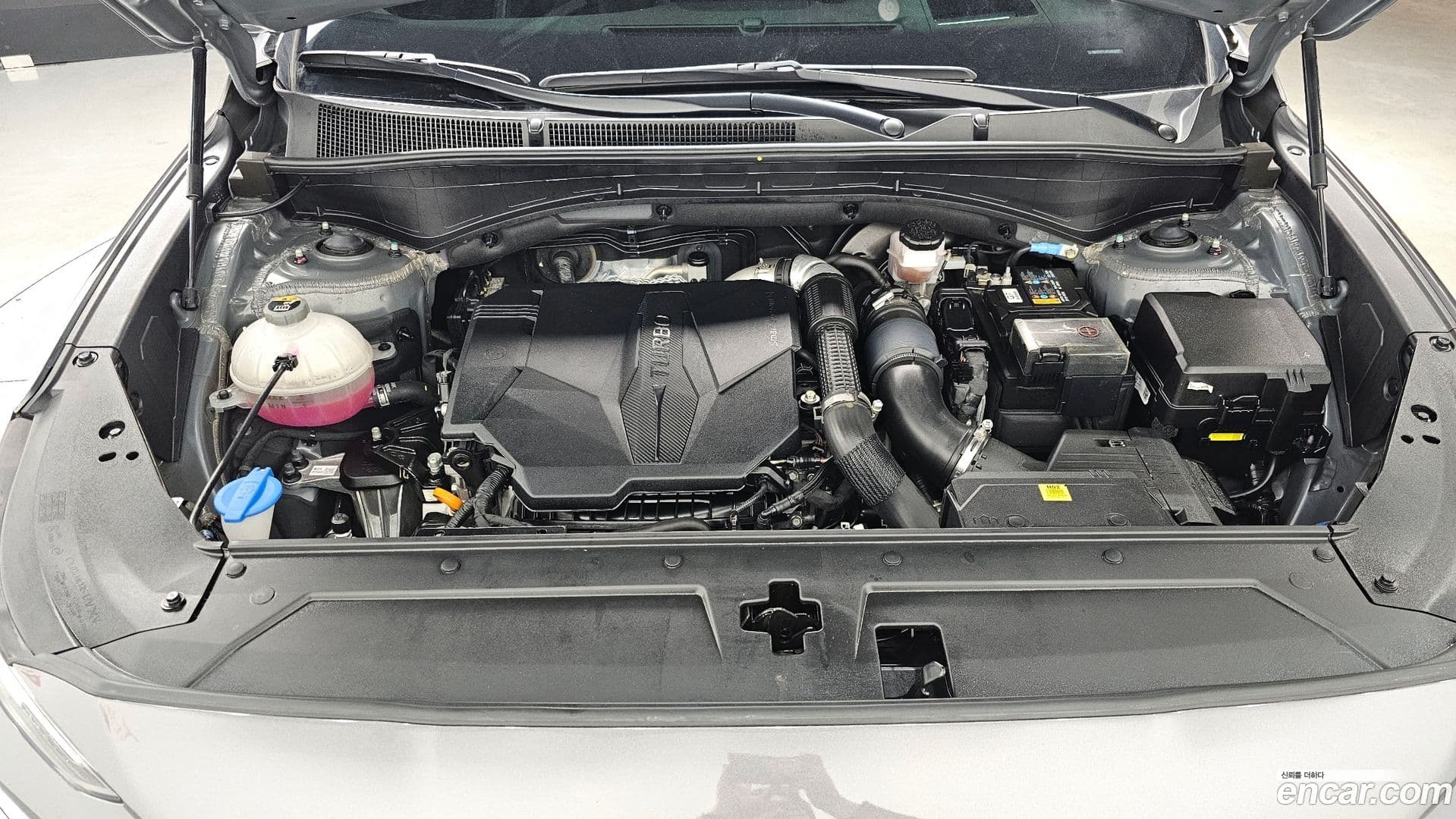 Main__Slider__Photo:Santafe Hyundai 2023.4-5