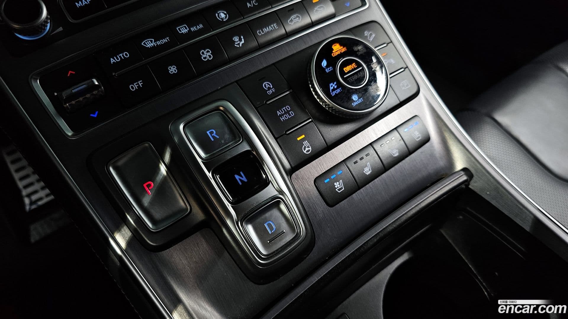 Main__Slider__Photo:Santafe Hyundai 2023.4-8