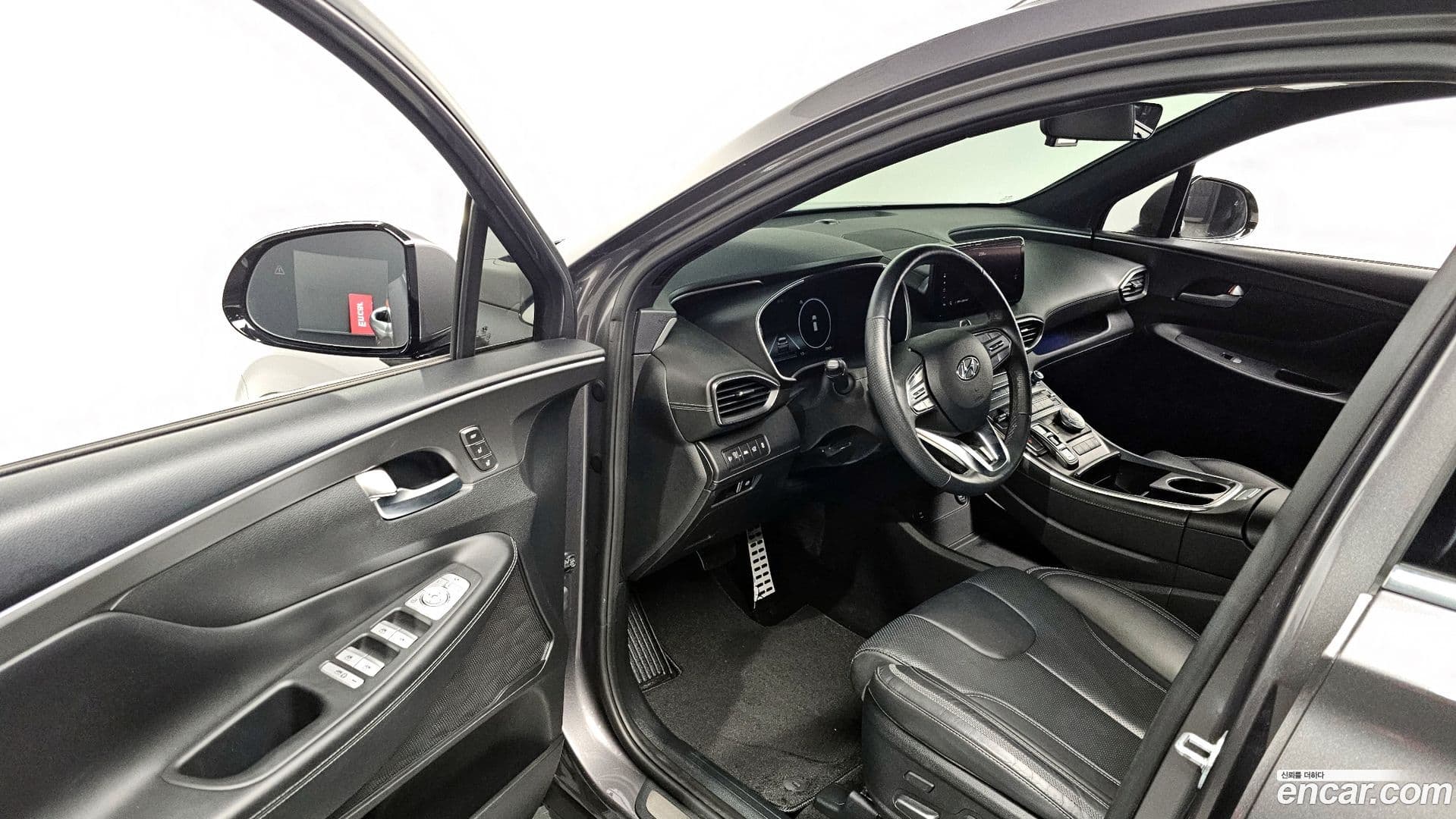 Main__Slider__Photo:Santafe Hyundai 2023.4-9