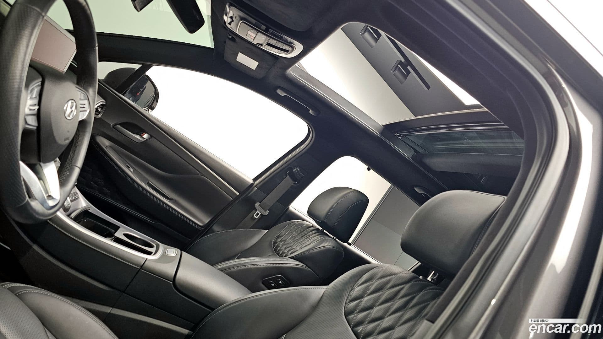 Main__Slider__Photo:Santafe Hyundai 2023.4-18