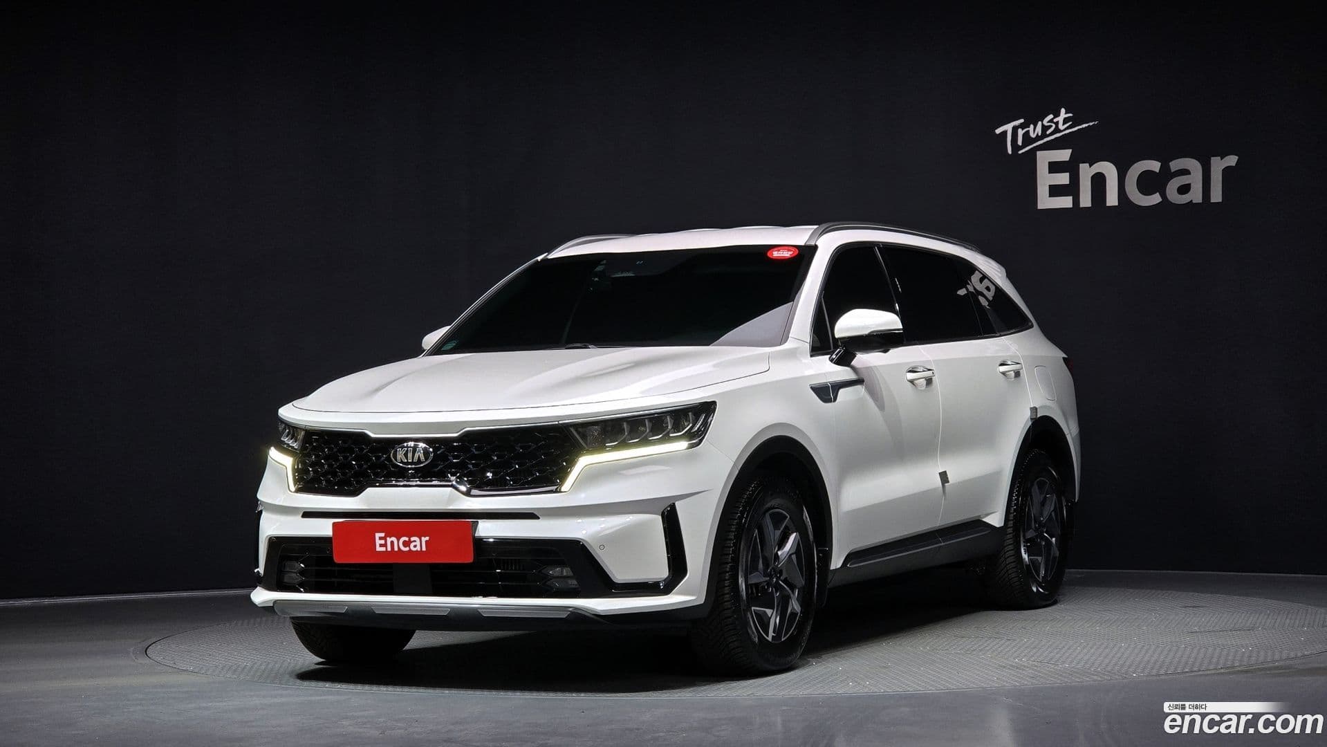Main__Slider__Photo:Sorento Kia 2020.4-0