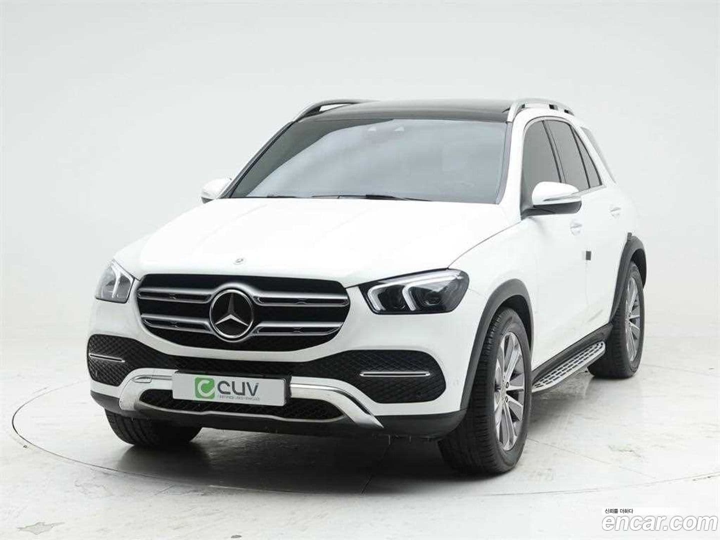 Main__Slider__Photo:GLE-Class Mercedes-Benz 2021.10-0