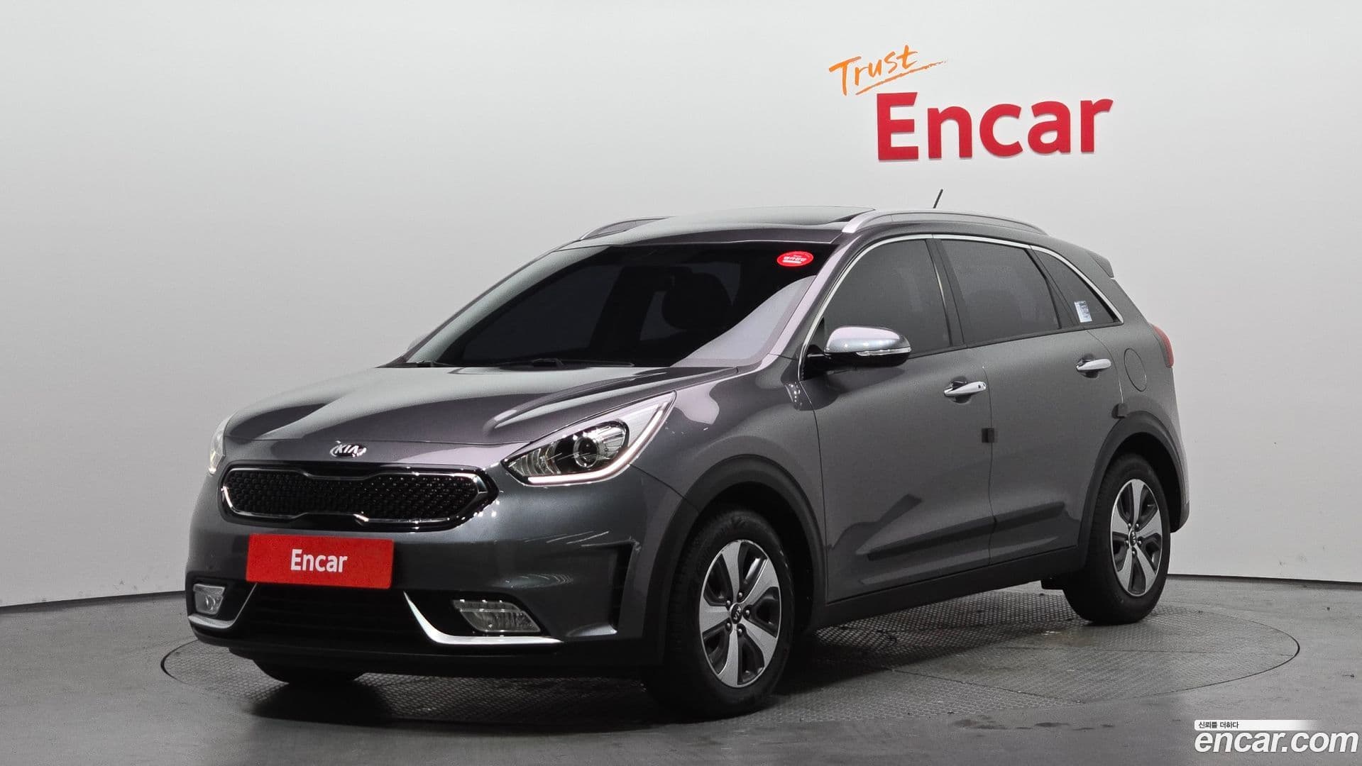 Main__Slider__Photo:Niro Kia 2016.8-0